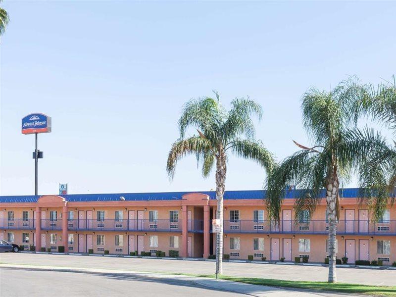 Howard Johnson By Wyndham Bakersfield Exterior photo
